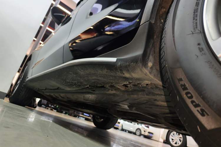 Used Mercedes-Benz GLC 2021 GLC 260 L 4MATIC Dynamic Edition Left Side Sill