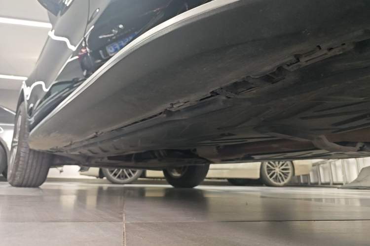 Used Mercedes-Benz GLC 2021 GLC 260 L 4MATIC Dynamic Edition Left Side Sill
