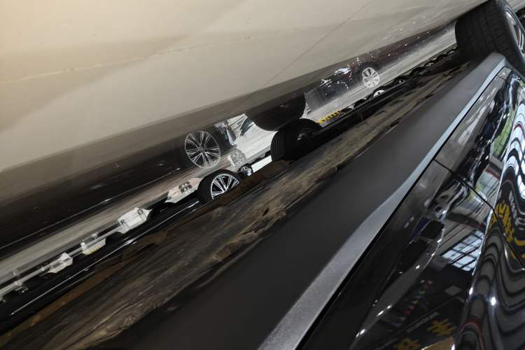 Used Mercedes-Benz GLC 2021 GLC 260 L 4MATIC Dynamic Edition Left Side Sill