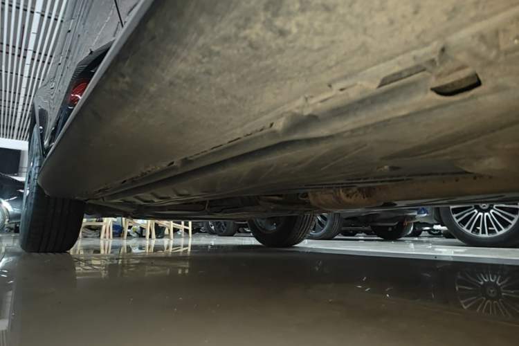 Used Mercedes-Benz GLC 2021 GLC 300 L 4MATIC Dynamic Model Left Side Sill