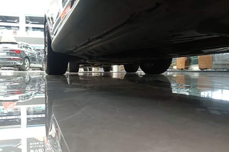 Used Mercedes-Benz GLC 2021 GLC 260 L 4MATIC Luxury Model Left Side Sill