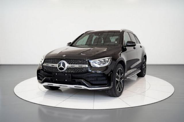 Ojetý Mercedes-Benz GLC 2021 GLC 300 L 4MATIC Dynamic Model
