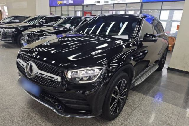 Ojetý Mercedes-Benz GLC 2021 GLC 260 L 4MATIC Luxury Model