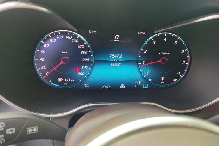 Used Mercedes-Benz GLC 2021 GLC 300 L 4MATIC Dynamic Model Odometer Close Up
