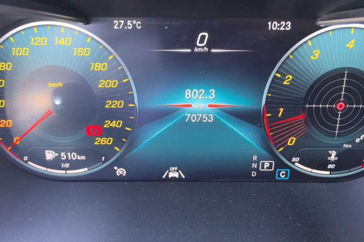 Used Mercedes-Benz GLC 2021 GLC 300 L 4MATIC Dynamic Model Odometer Close Up