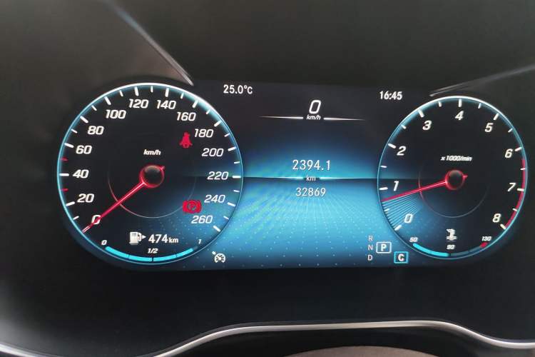 Used Mercedes-Benz GLC 2021 GLC 260 L 4MATIC Dynamic Edition Odometer Close Up