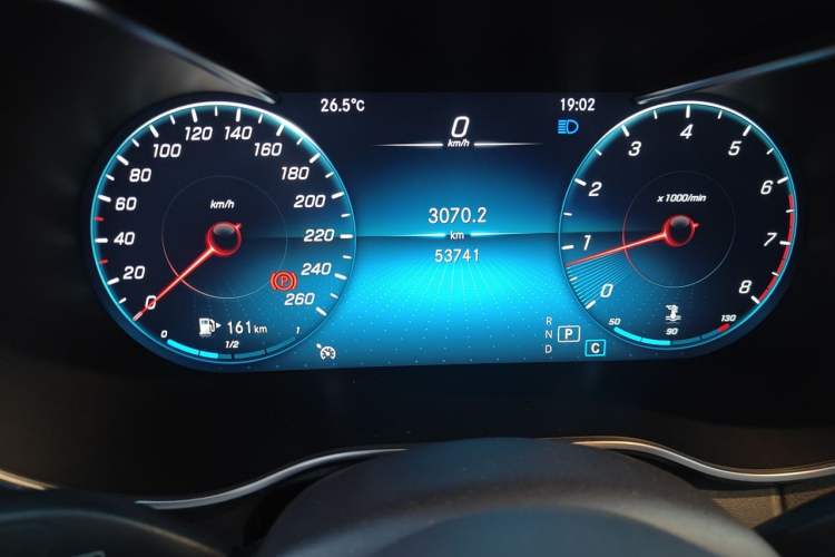 Used Mercedes-Benz GLC 2021 GLC 260 L 4MATIC Dynamic Edition Odometer Close Up