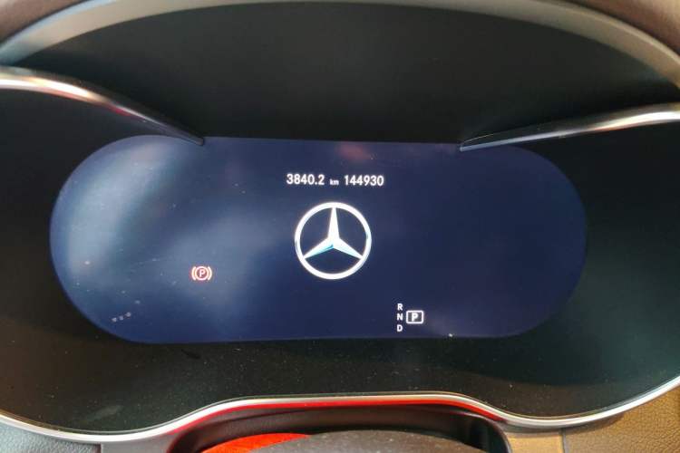 Used Mercedes-Benz GLC 2021 GLC 260 L 4MATIC Dynamic Edition Odometer Close Up