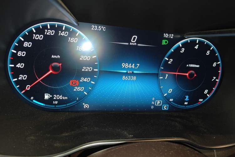 Used Mercedes-Benz GLC 2021 GLC 260 L 4MATIC Luxury Model Odometer Close Up