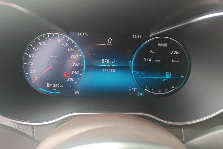 Used Mercedes-Benz GLC 2021 GLC 260 L 4MATIC Dynamic Edition Odometer Close Up