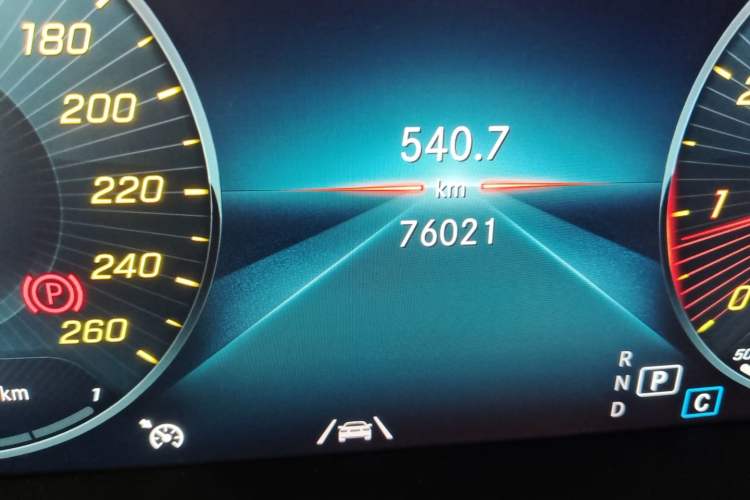 Used Mercedes-Benz GLC 2021 GLC 300 L 4MATIC Luxury Model Odometer Close Up