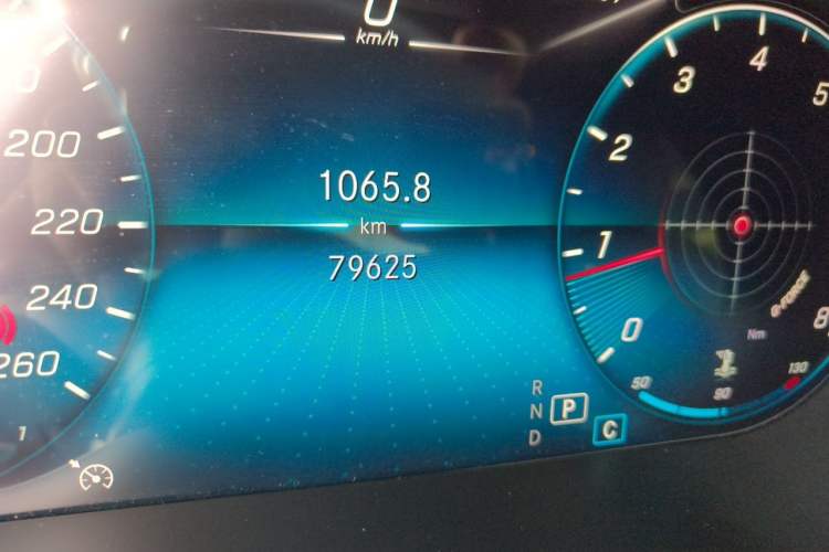Used Mercedes-Benz GLC 2021 GLC 260 L 4MATIC Luxury Model Odometer Close Up