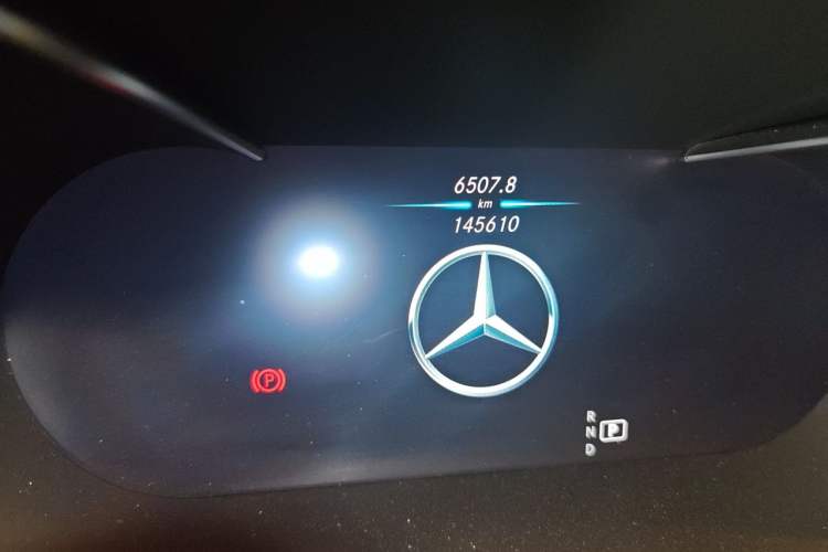 Used Mercedes-Benz GLC 2021 GLC 300 L 4MATIC Dynamic Model Odometer Close Up