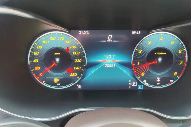 Used Mercedes-Benz GLC 2021 GLC 260 L 4MATIC Dynamic Edition Odometer Close Up