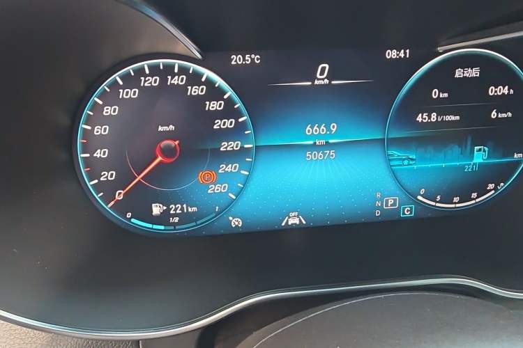 Used Mercedes-Benz GLC 2021 GLC 300 L 4MATIC Dynamic Model Odometer Close Up