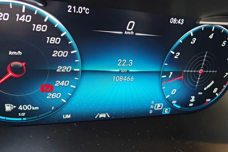 Used Mercedes-Benz GLC 2021 GLC 300 L 4MATIC Dynamic Model Odometer Close Up
