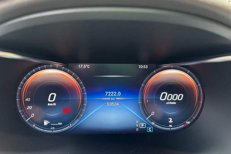 Used Mercedes-Benz GLC 2021 GLC 260 L 4MATIC Dynamic Edition Odometer Close Up