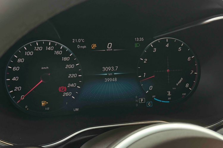 Used Mercedes-Benz GLC 2021 GLC 260 L 4MATIC Dynamic Edition Odometer Close Up
