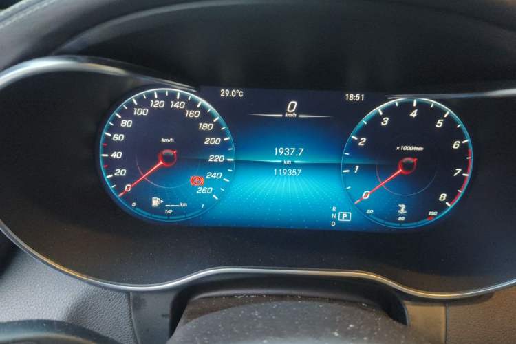 Used Mercedes-Benz GLC 2021 GLC 260 L 4MATIC Dynamic Edition Odometer Close Up