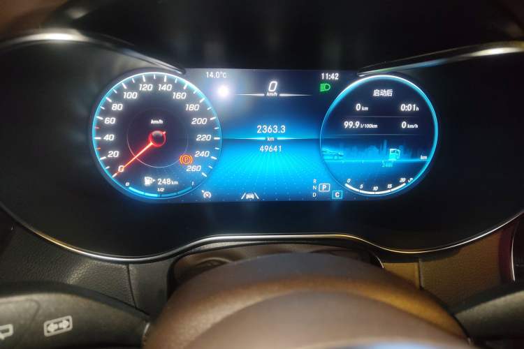 Used Mercedes-Benz GLC 2021 GLC 300 L 4MATIC Dynamic Model Odometer Close Up