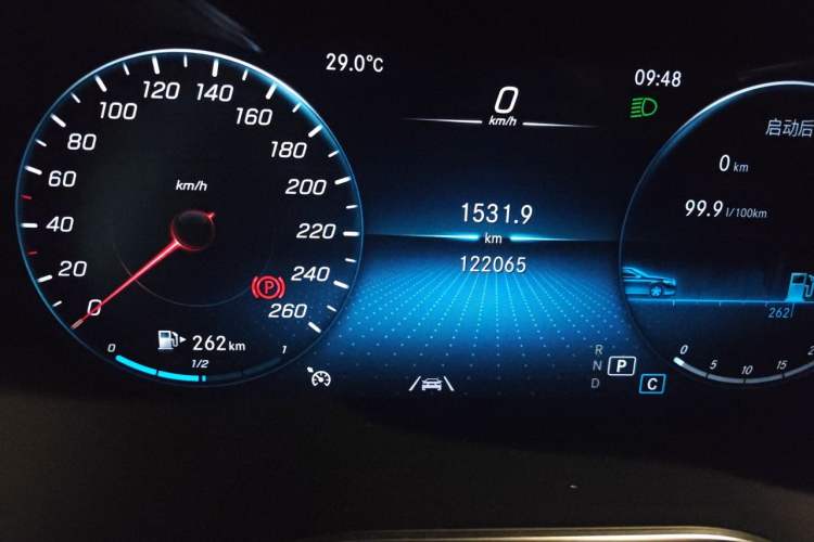 Used Mercedes-Benz GLC 2021 GLC 300 L 4MATIC Luxury Model Odometer Close Up