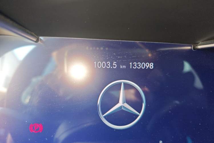 Used Mercedes-Benz GLC 2021 GLC 300 L 4MATIC Dynamic Model Odometer Close Up