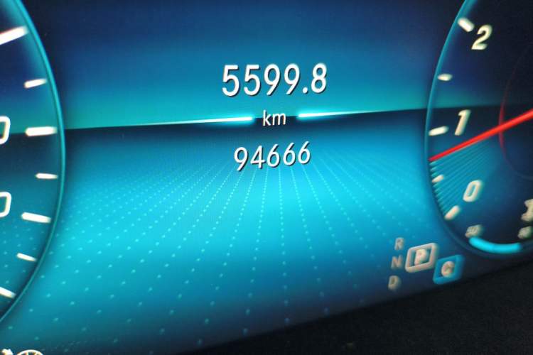Used Mercedes-Benz GLC 2021 GLC 260 L 4MATIC Dynamic Edition Odometer Close Up