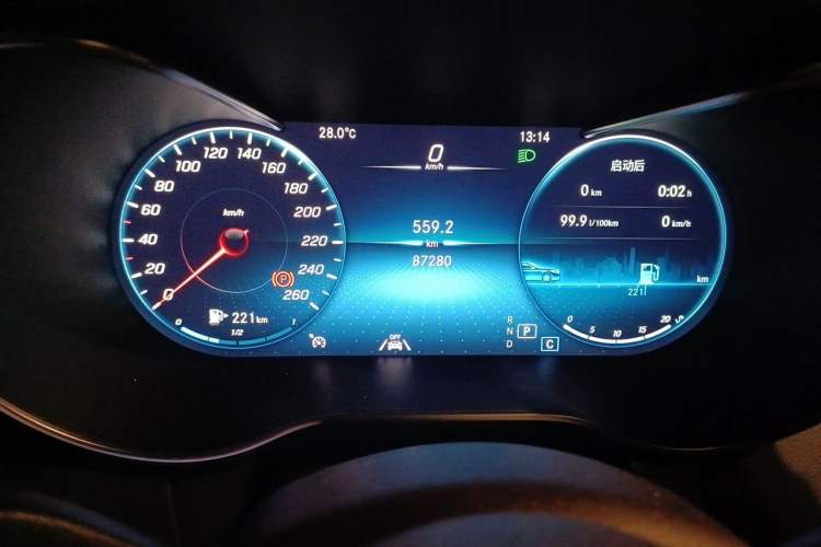 Used Mercedes-Benz GLC 2021 GLC 300 L 4MATIC Dynamic Model Odometer Close Up
