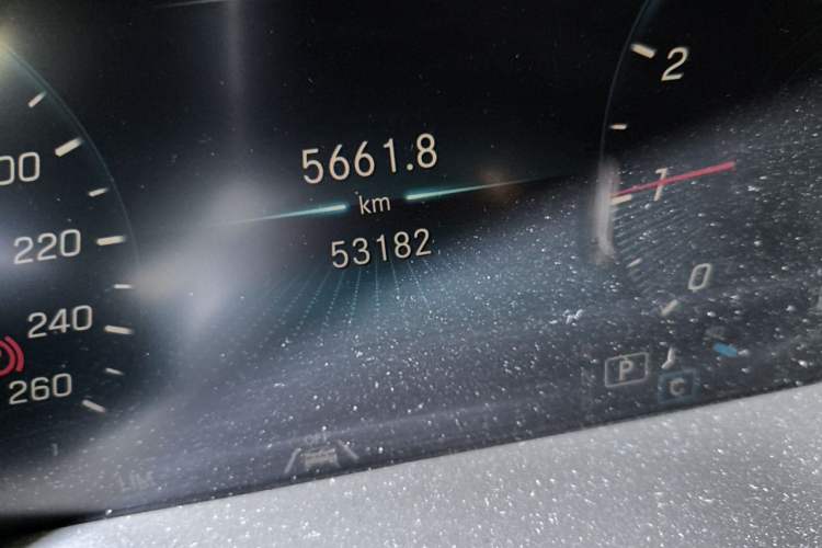 Used Mercedes-Benz GLC 2021 GLC 300 L 4MATIC Dynamic Model Odometer Close Up