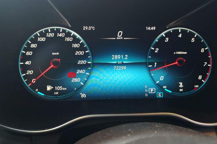 Used Mercedes-Benz GLC 2021 GLC 260 L 4MATIC Luxury Model Odometer Close Up
