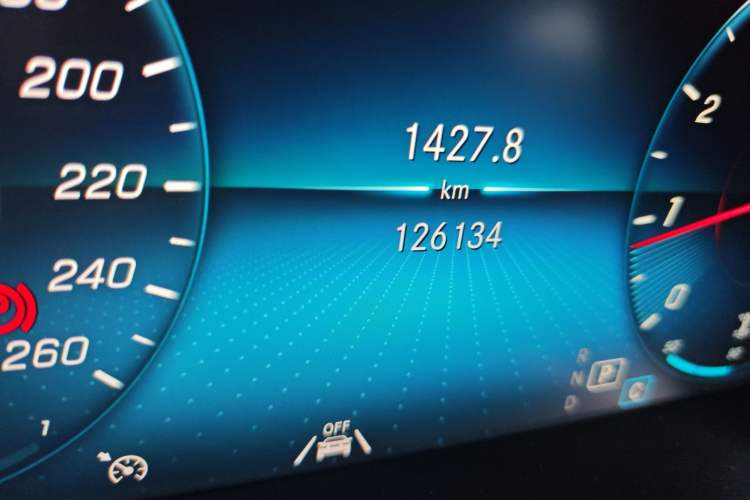 Used Mercedes-Benz GLC 2021 GLC 300 L 4MATIC Dynamic Model Odometer Close Up