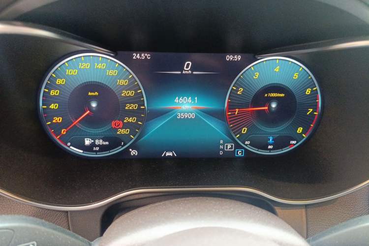 Used Mercedes-Benz GLC 2021 GLC 300 L 4MATIC Dynamic Model Odometer Close Up