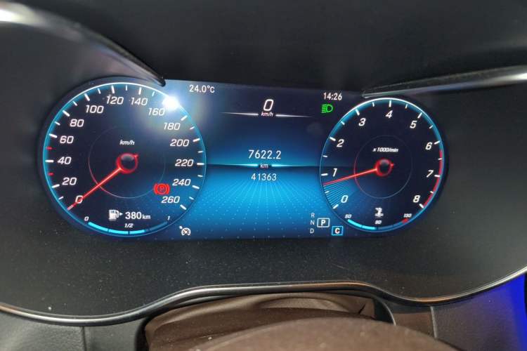 Used Mercedes-Benz GLC 2021 GLC 260 L 4MATIC Dynamic Edition Odometer Close Up