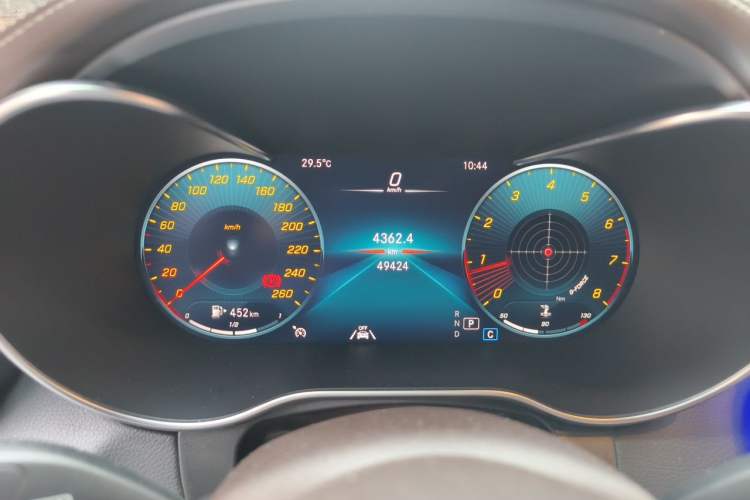 Used Mercedes-Benz GLC 2021 GLC 300 L 4MATIC Dynamic Model Odometer Close Up