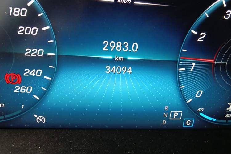 Used Mercedes-Benz GLC 2021 GLC 260 L 4MATIC Dynamic Edition Odometer Close Up