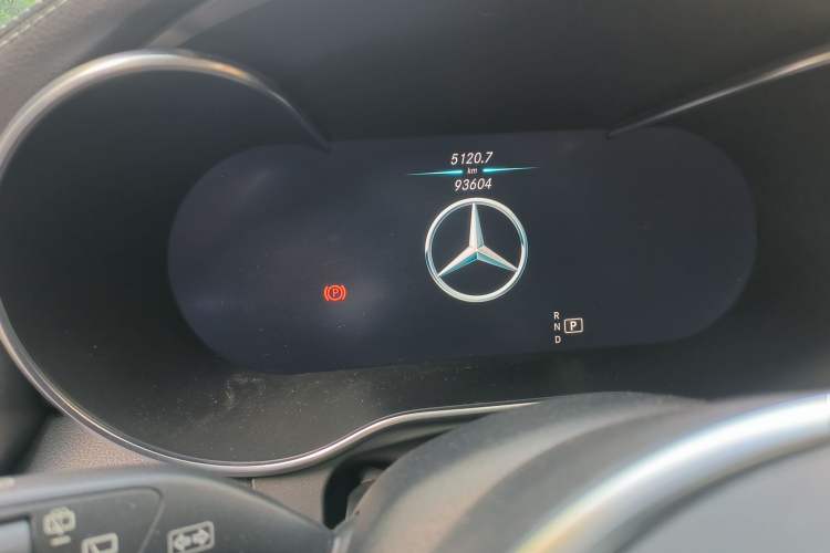 Used Mercedes-Benz GLC 2021 GLC 300 L 4MATIC Dynamic Model Odometer Close Up
