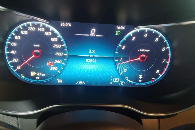Used Mercedes-Benz GLC 2021 GLC 300 L 4MATIC Dynamic Model Odometer Close Up