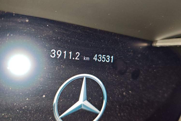 Used Mercedes-Benz GLC 2021 GLC 260 L 4MATIC Luxury Model Odometer Close Up