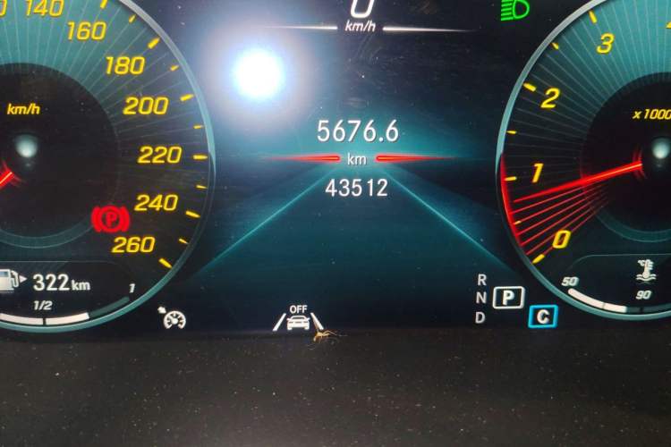 Used Mercedes-Benz GLC 2021 GLC 300 L 4MATIC Dynamic Model Odometer Close Up