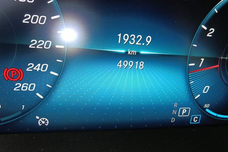 Used Mercedes-Benz GLC 2021 GLC 260 L 4MATIC Luxury Model Odometer Close Up