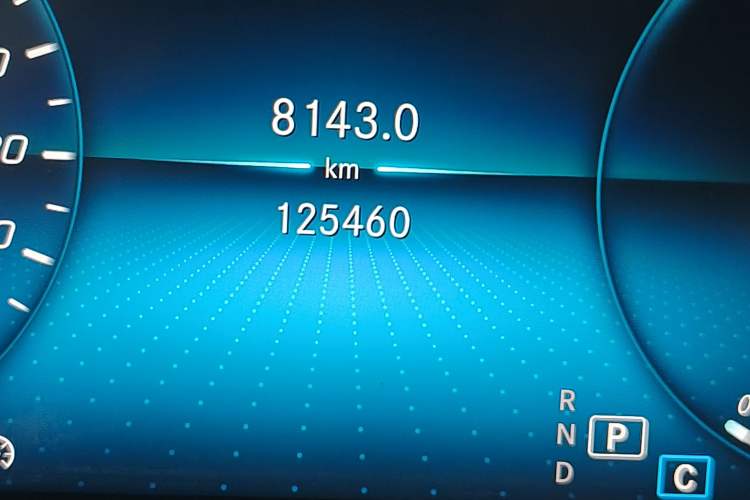 Used Mercedes-Benz GLC 2021 GLC 260 L 4MATIC Dynamic Edition Odometer Close Up