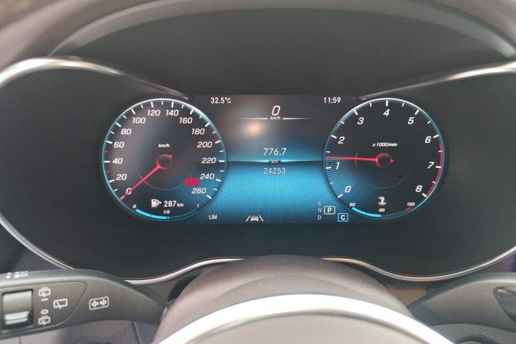 Used Mercedes-Benz GLC 2021 GLC 300 L 4MATIC Luxury Model Odometer Close Up