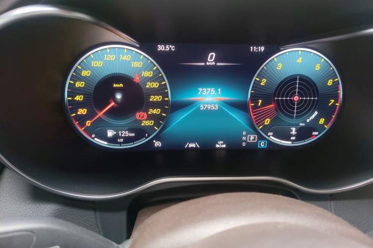 Used Mercedes-Benz GLC 2021 GLC 300 L 4MATIC Dynamic Model Odometer Close Up