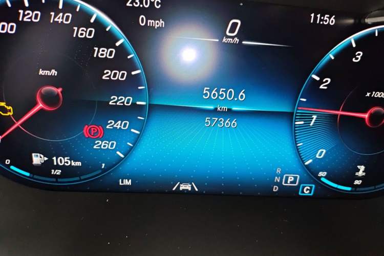 Used Mercedes-Benz GLC 2021 GLC 300 L 4MATIC Dynamic Model Odometer Close Up