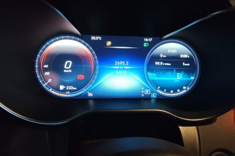 Used Mercedes-Benz GLC 2021 GLC 260 L 4MATIC Luxury Model Odometer Close Up