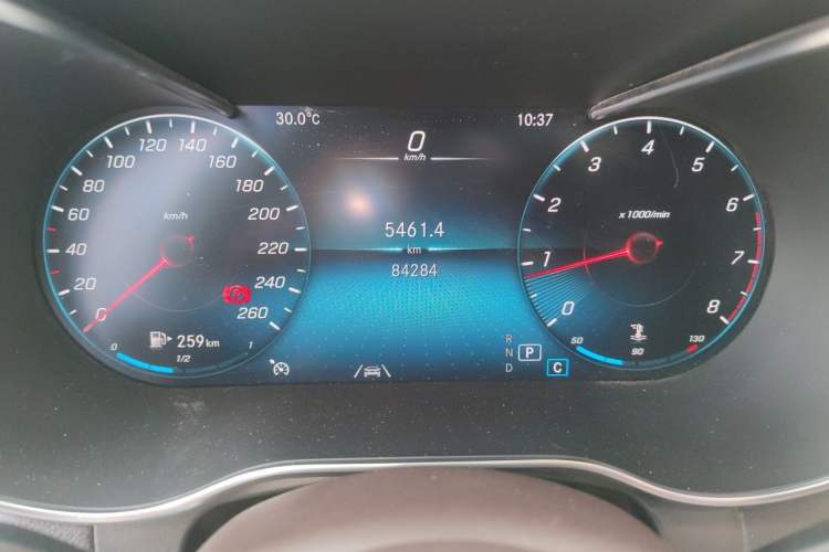Used Mercedes-Benz GLC 2021 GLC 300 L 4MATIC Dynamic Model Odometer Close Up