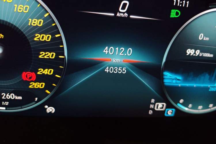 Used Mercedes-Benz GLC 2021 GLC 260 L 4MATIC Dynamic Edition Odometer Close Up