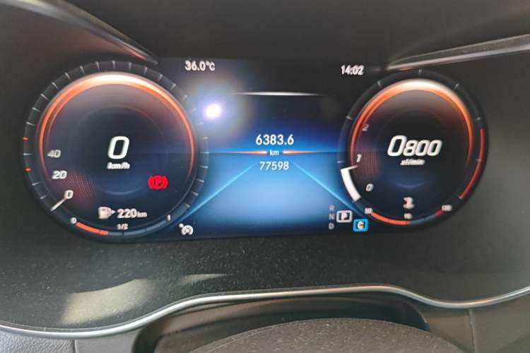 Used Mercedes-Benz GLC 2021 GLC 260 L 4MATIC Dynamic Edition Odometer Close Up