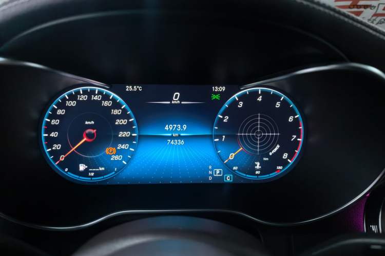 Used Mercedes-Benz GLC 2021 GLC 300 L 4MATIC Dynamic Model Odometer Close Up