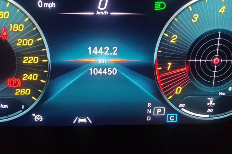 Used Mercedes-Benz GLC 2021 GLC 300 L 4MATIC Dynamic Model Odometer Close Up